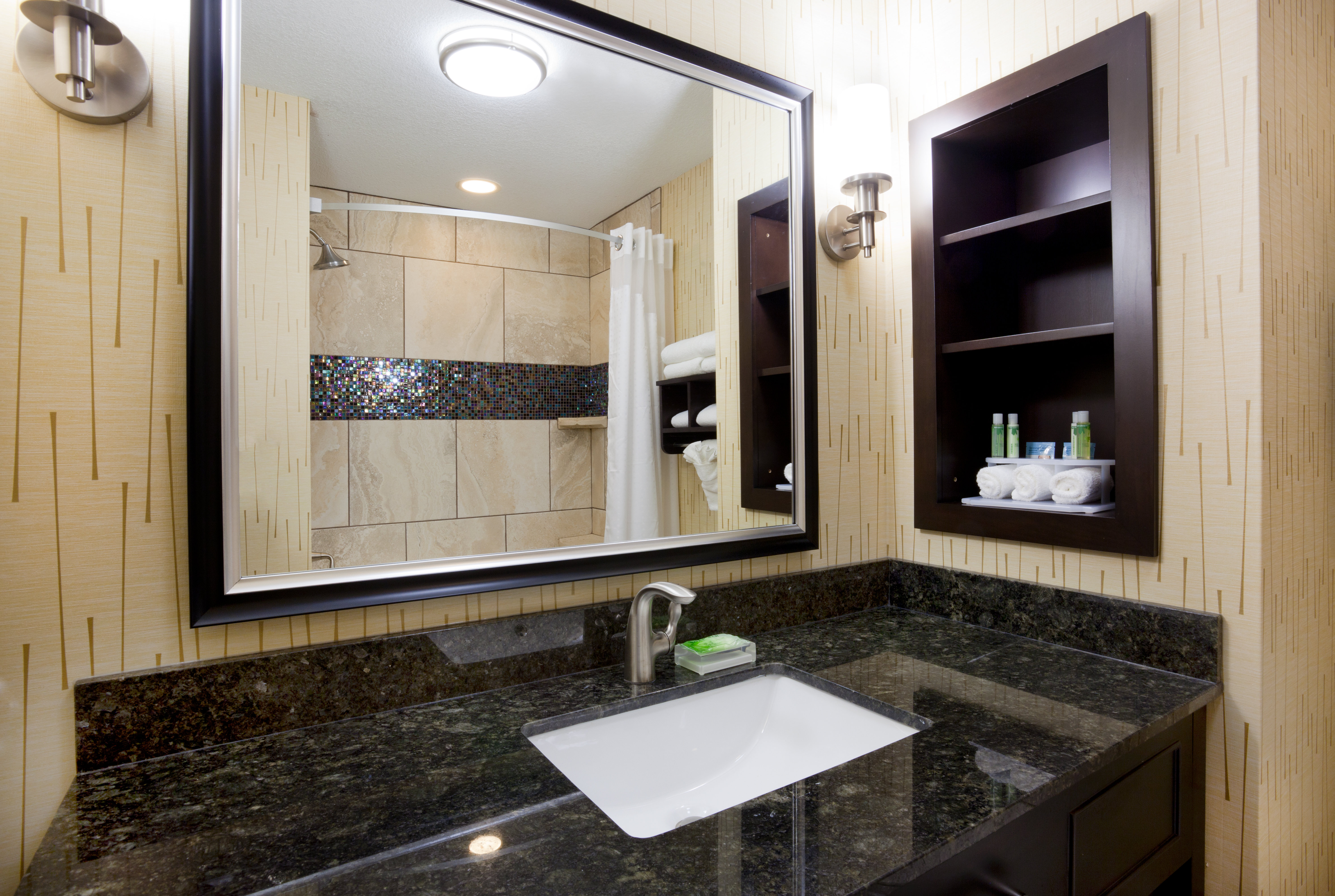 Holiday Inn Express & Suites Davenport, an IHG Hotel 26/26