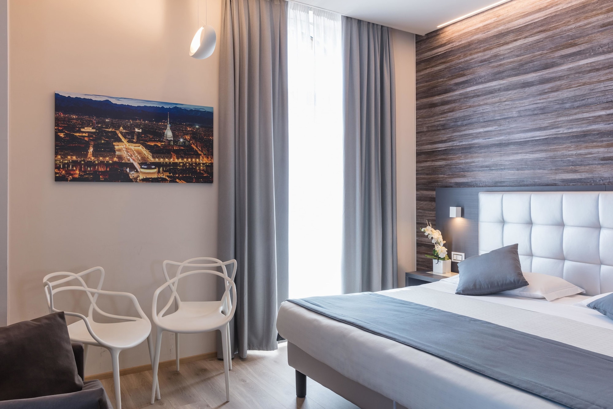 DELUXE, DOUBLE BED