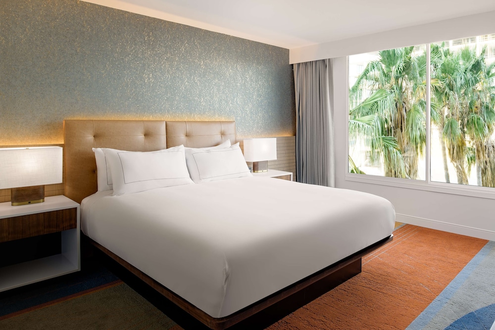 CULVER, STANDARD, KING BED