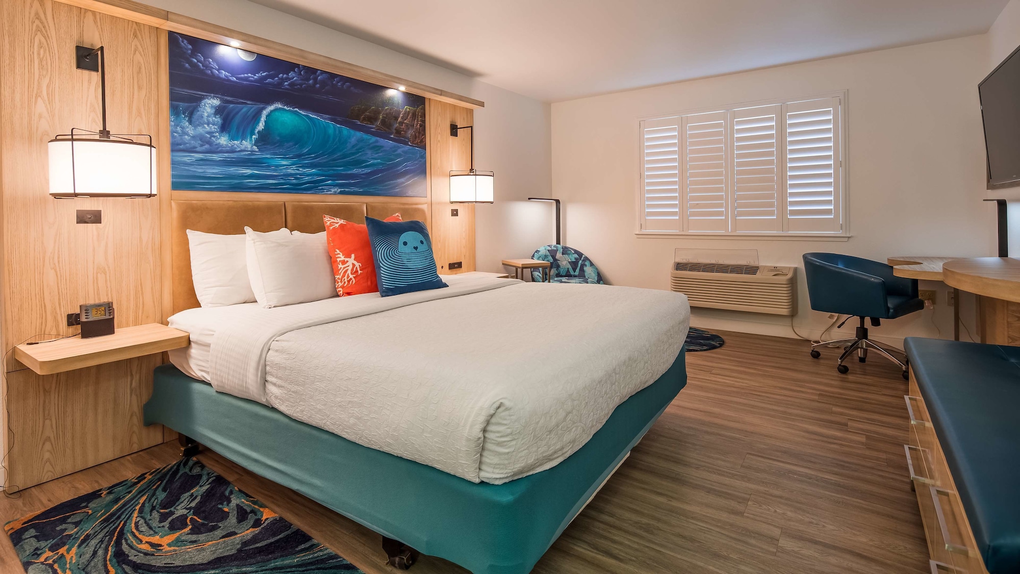 غرفة قياسية بسرير كينج لذوي الإعاقة، Best Western Plus Capitola By the Sea Inn Suites 3/8