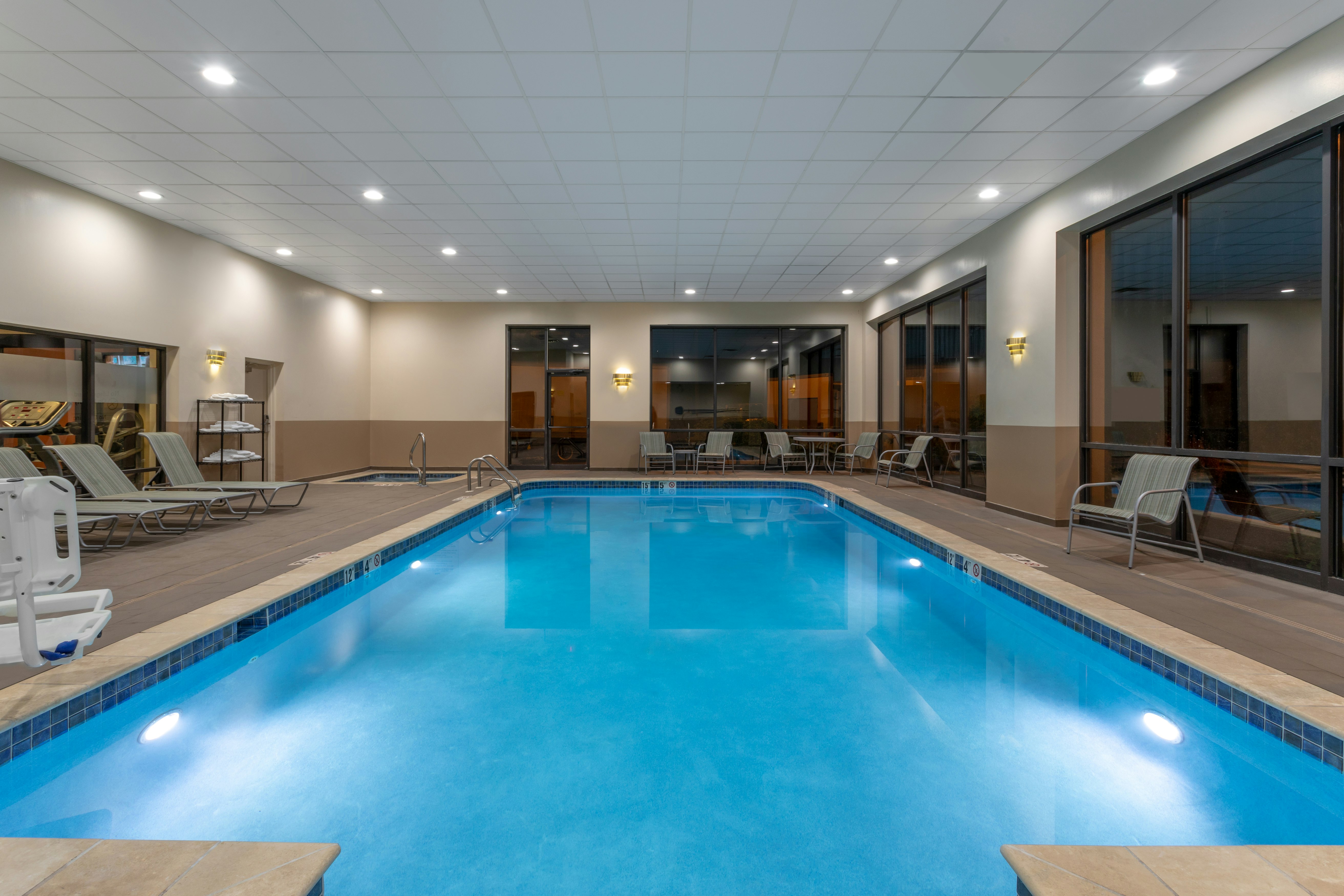 HAMPTON INN BEDFORD 24/52
