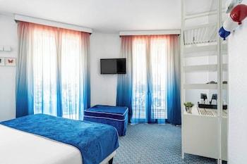 2 Rooms, Superior, Family, 1 King and 1 Single Beds, Sauna