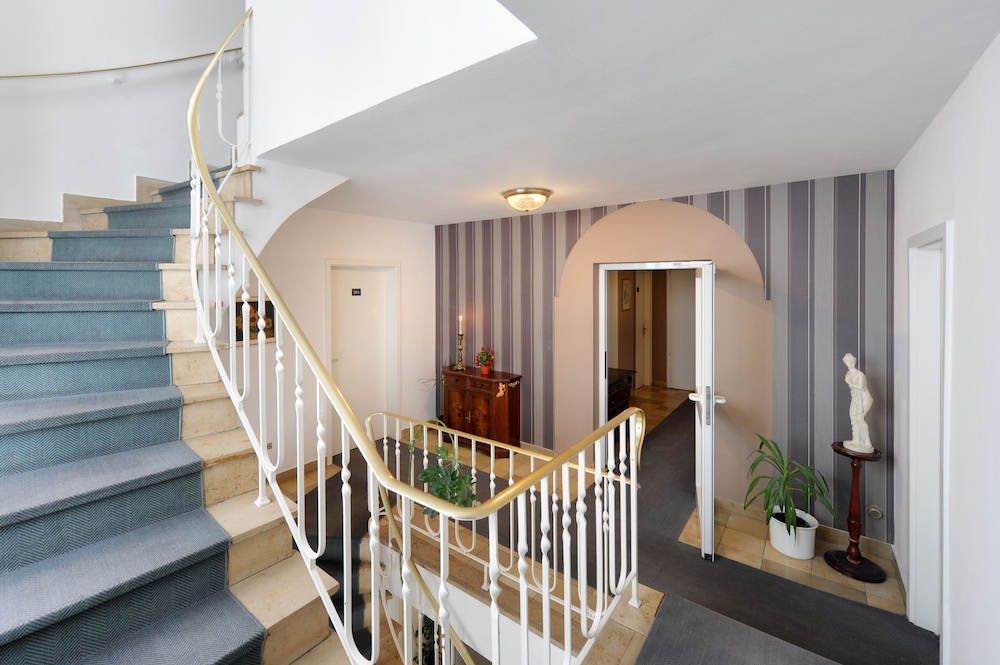 Fair Hotel Villa Diana Westend 12/65