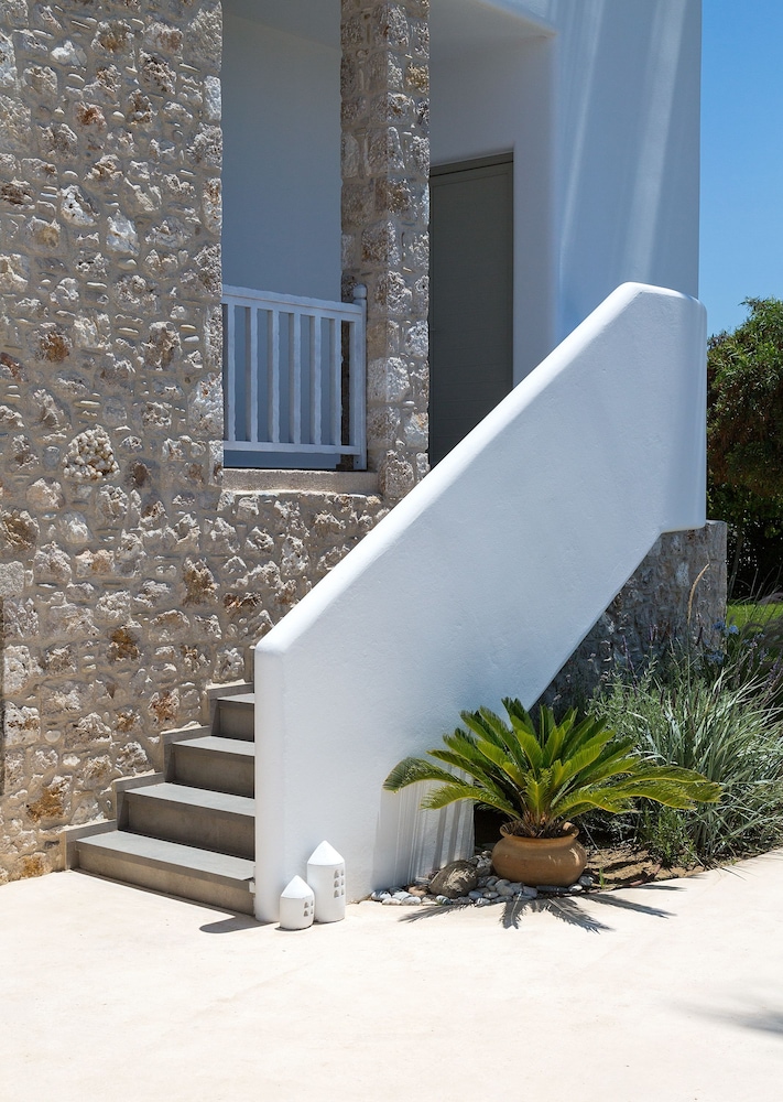 White Pearls Luxury Suites - Adults Only 32/69