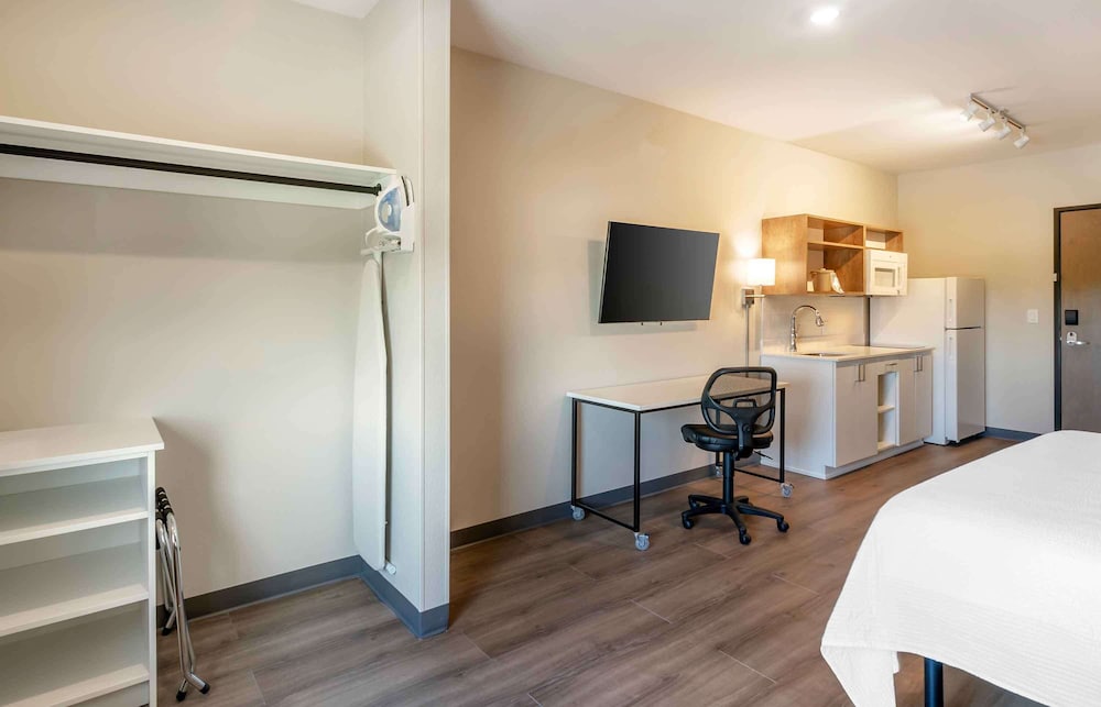 Extended Stay America Premier Suites - Fort Myers - Airport 26/39