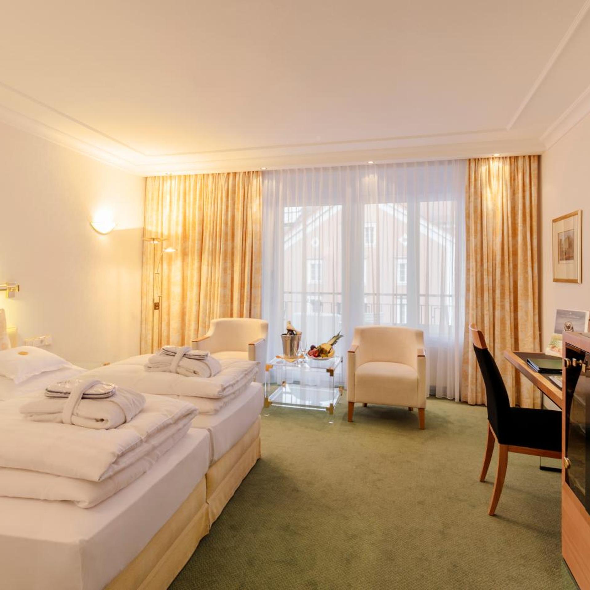 غرفة بسرير مزدوج بإطلالة على الحديقة، Bayerischer Hof 5/7
