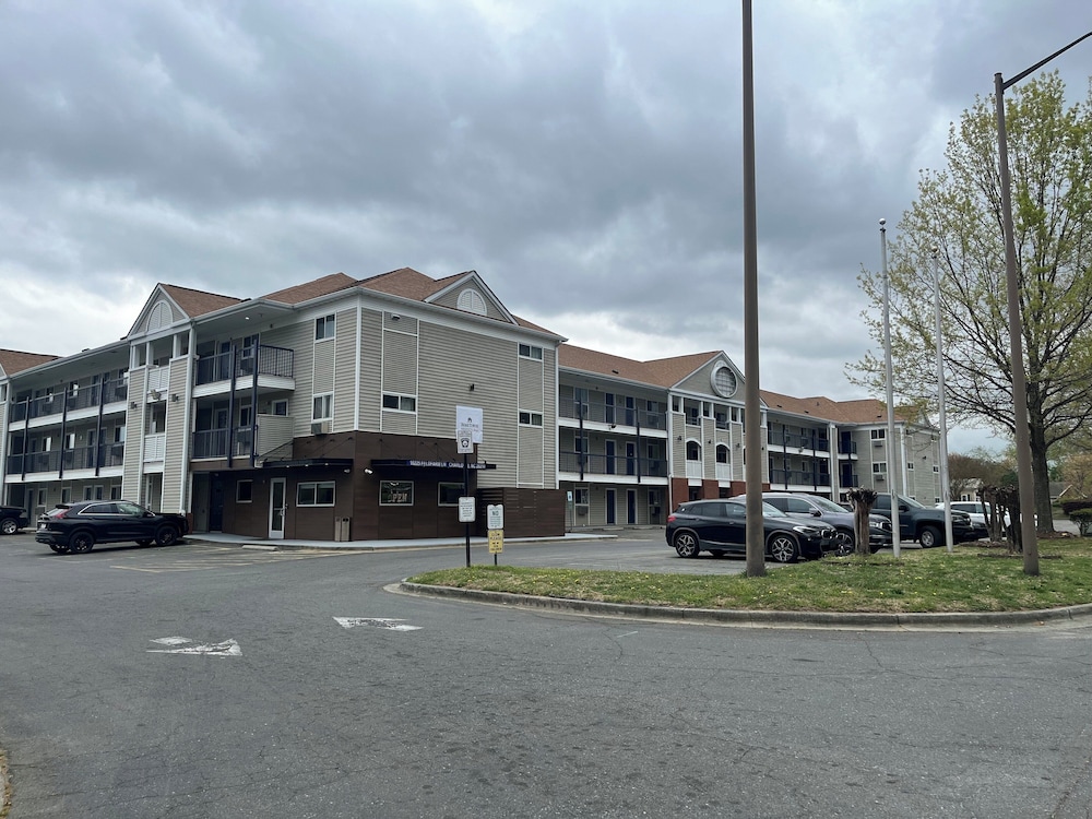Suburban Studios Charlotte - Ballantyne photo5