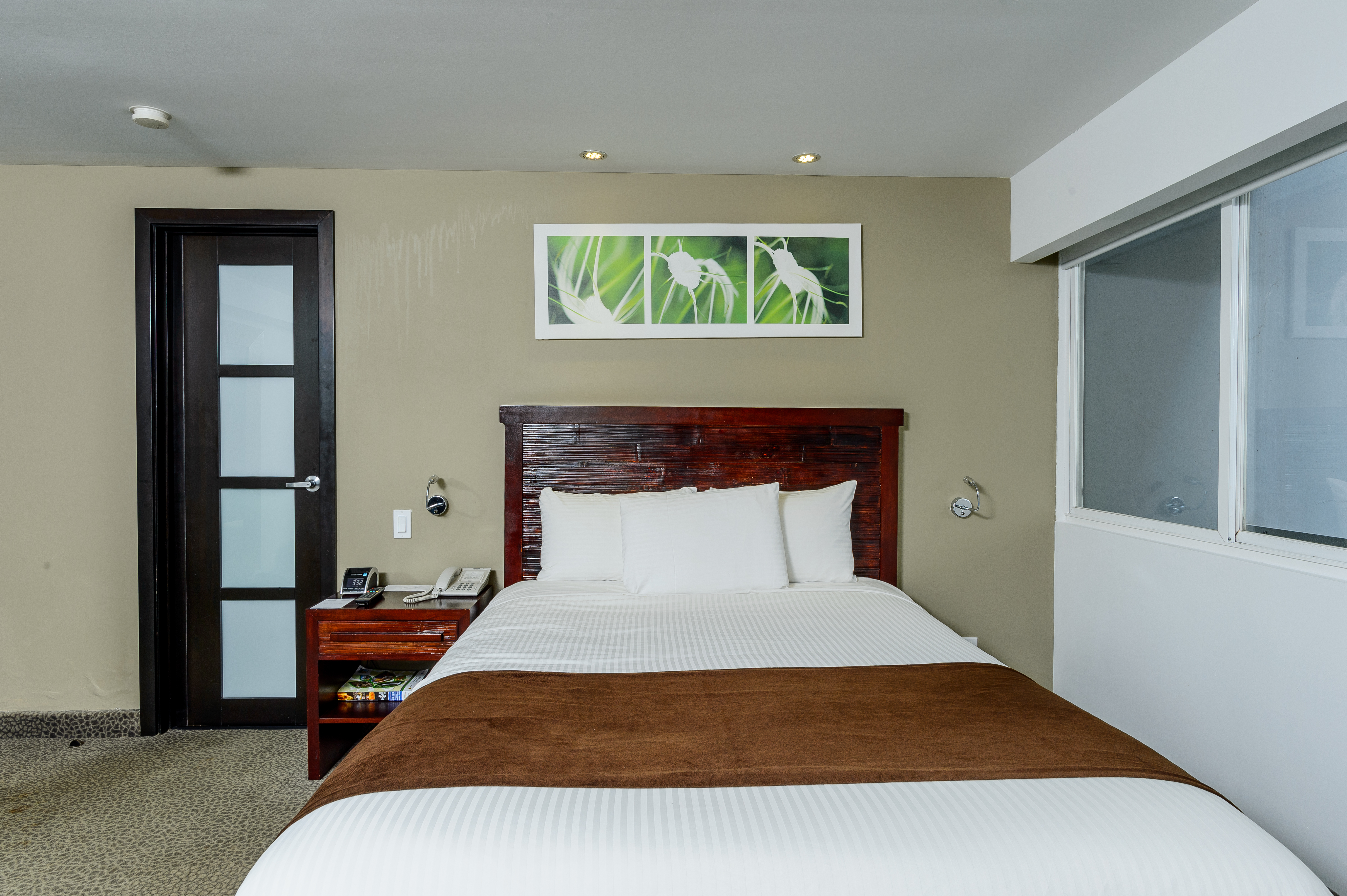 STANDARD, KING BED