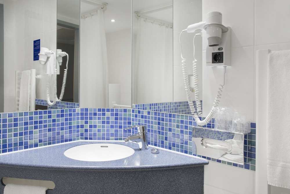 HOLIDAY INN EXPRESS BADEN BADEN 15/53