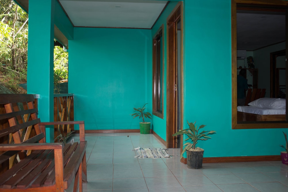 Casita, 1 Single and 2 Queen Beds