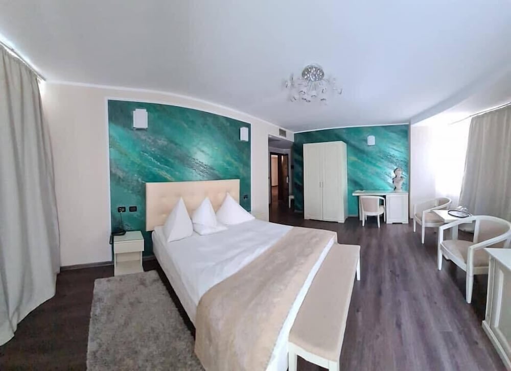 Paradis Hotel 10/34