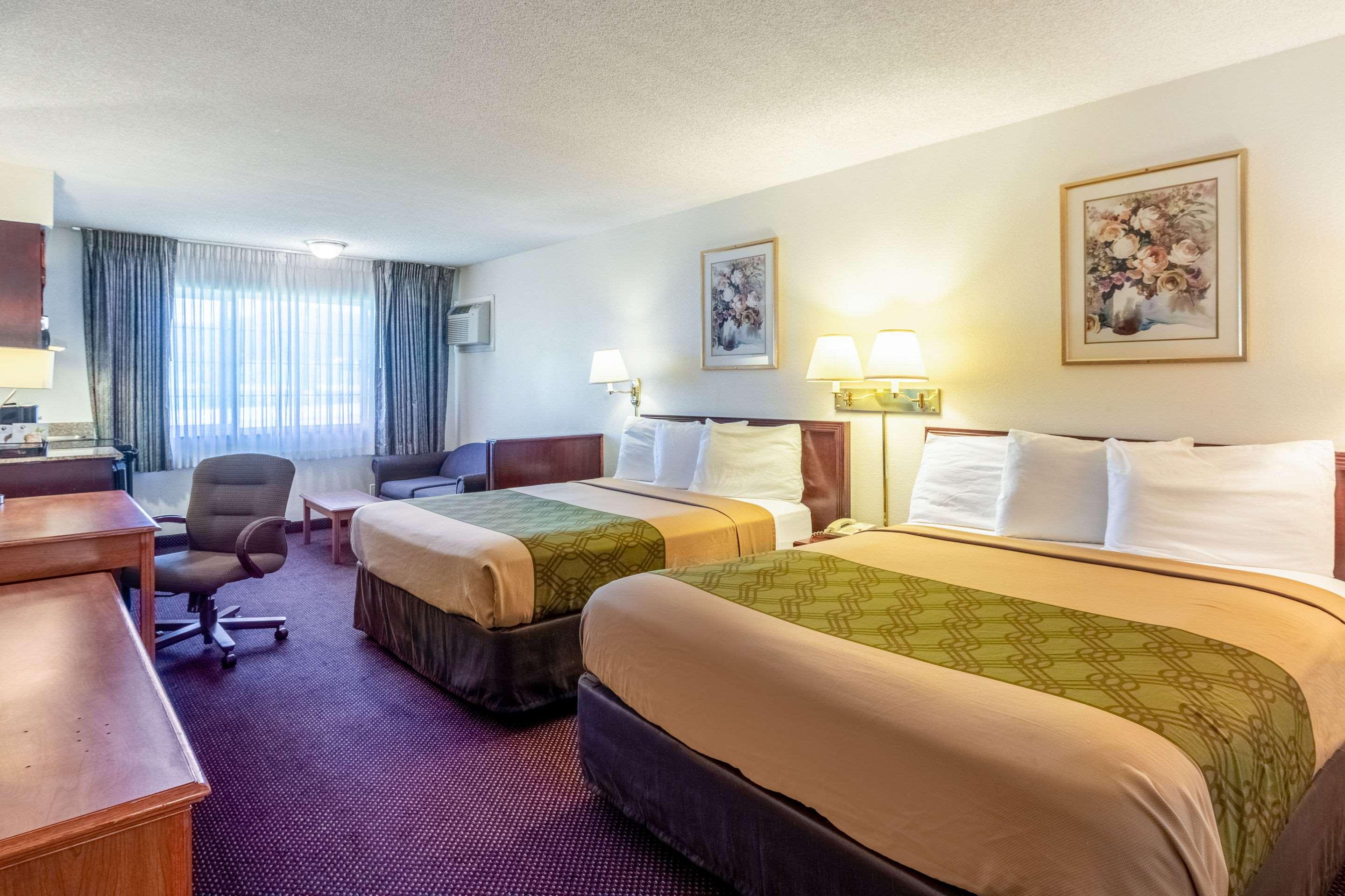 Efficiency, Suite, 2 Queen Beds