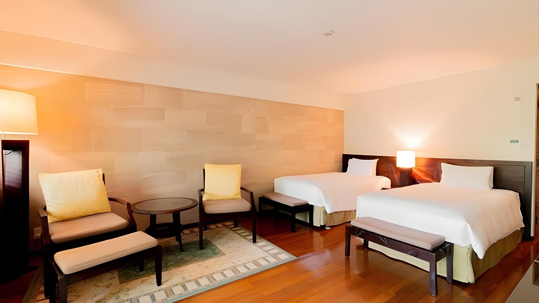 Premier, Deluxe, Twin Beds, Garden Front