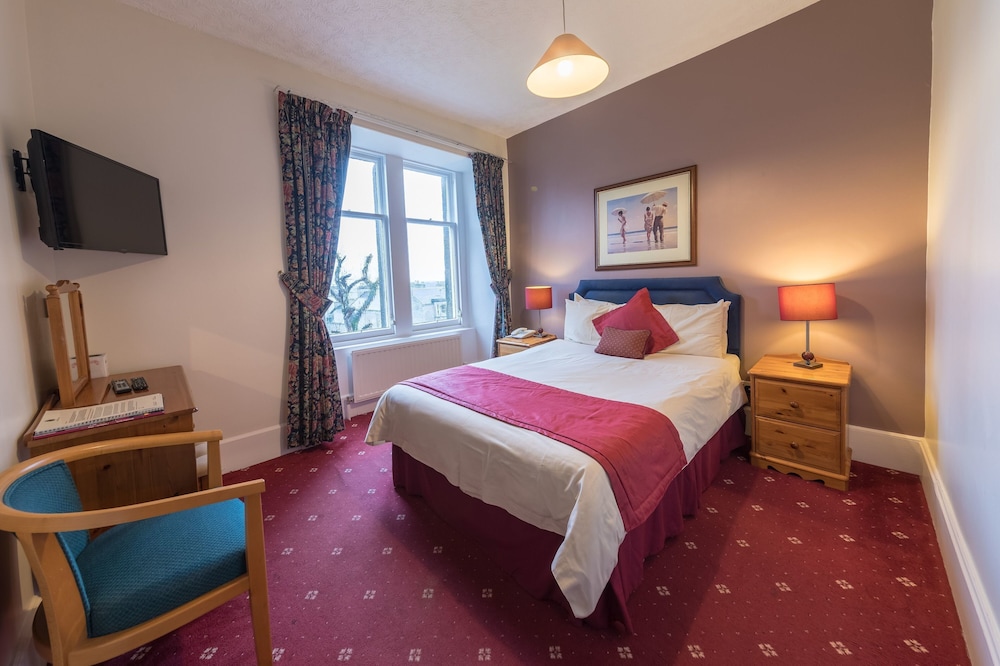 PENTLAND HOTEL 29/50