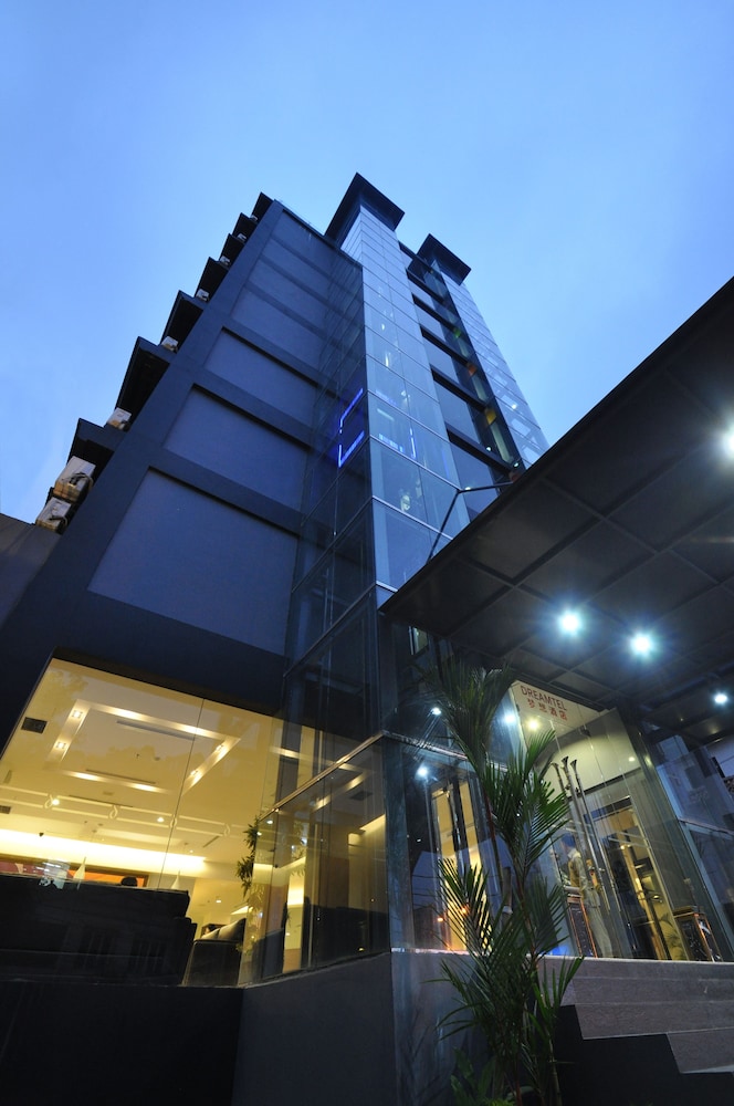 Dreamtel Jakarta 3/68