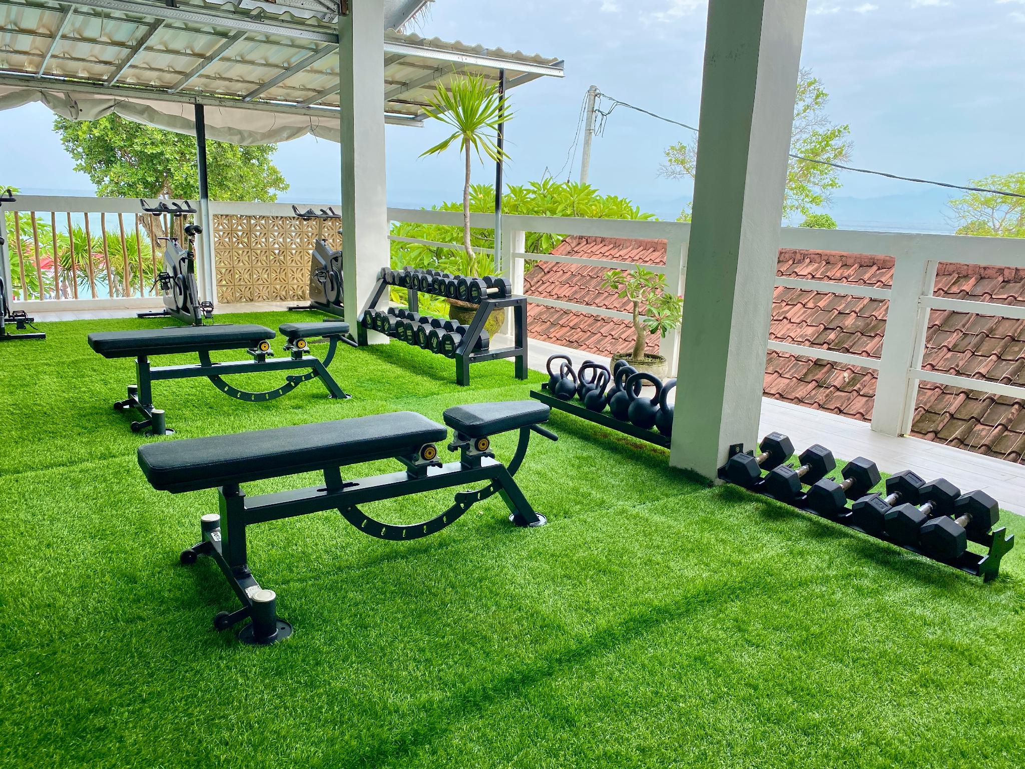 3 Monkeys Lembongan 28/50