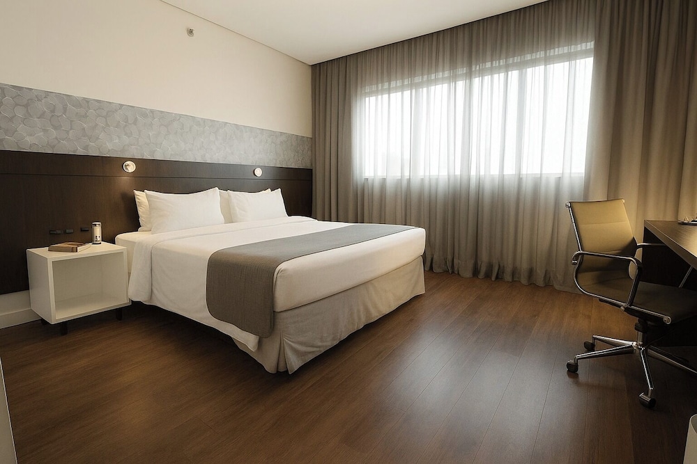 DELUXE, DOUBLE BED