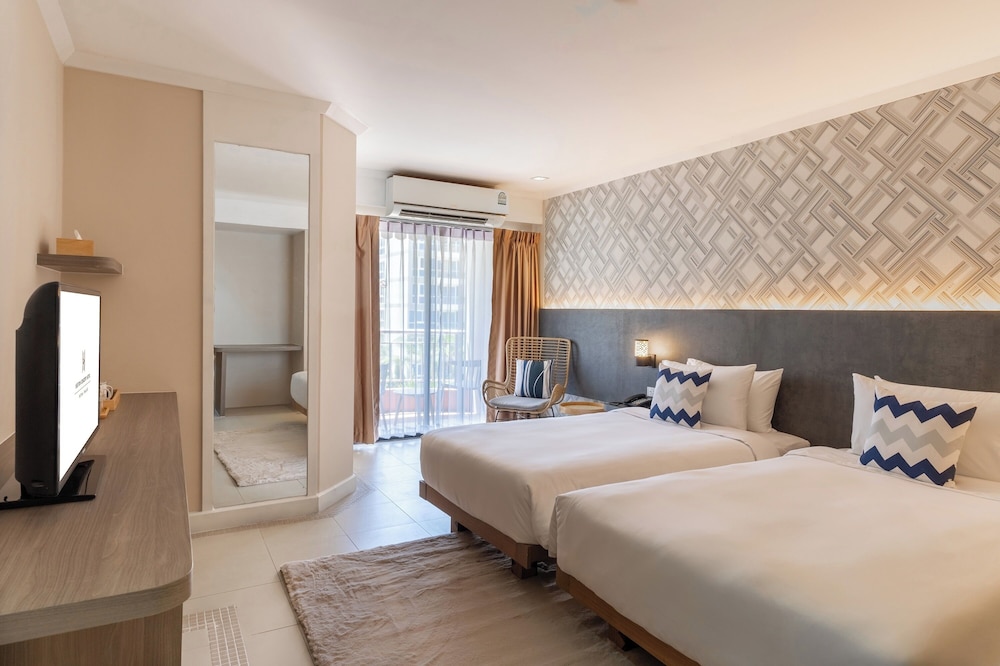 Superior Twin Room with Balcony