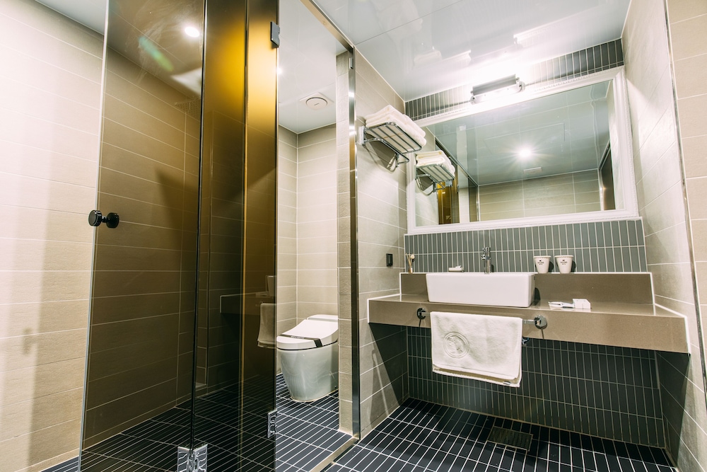 Hound Hotel Busan Station 50/50