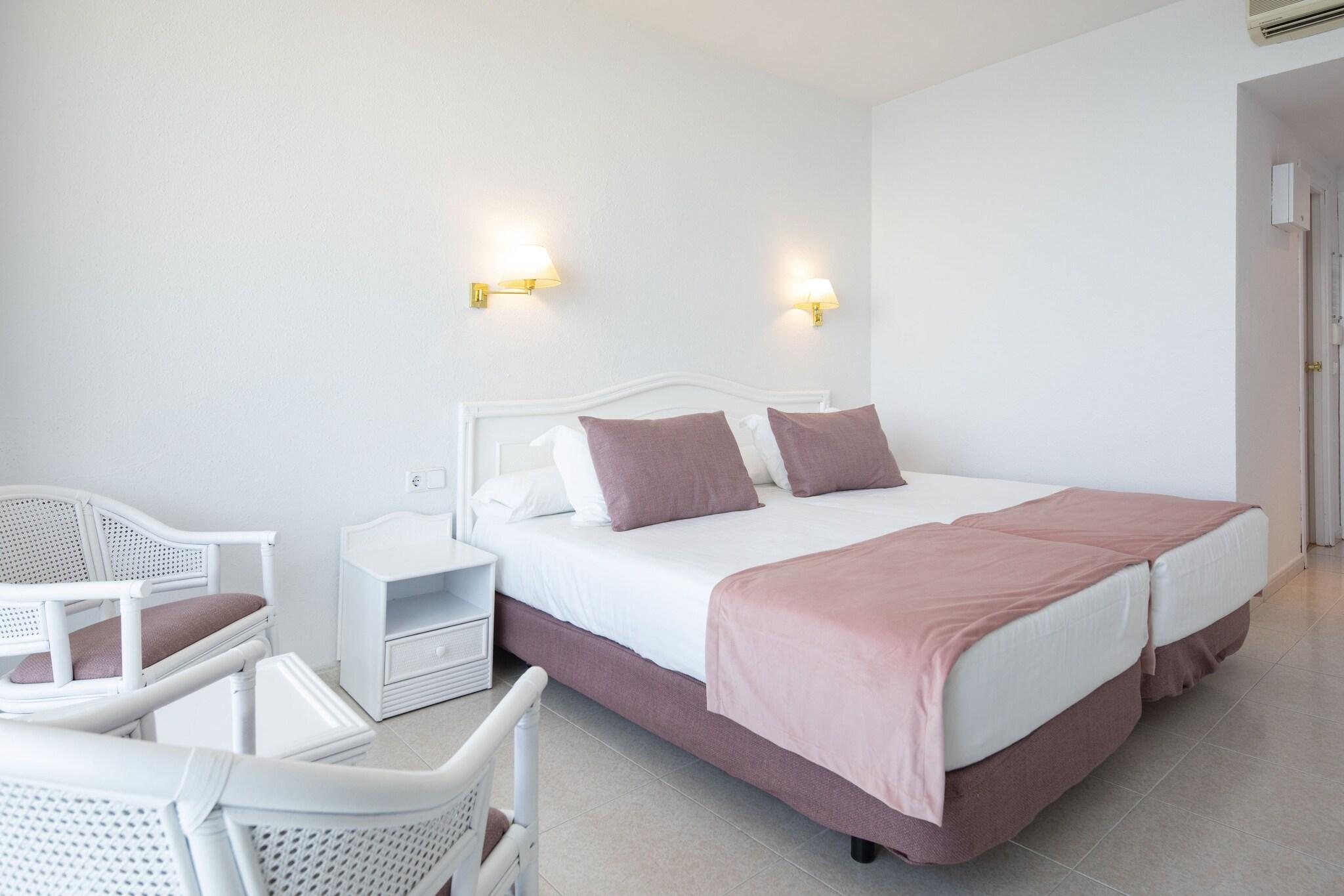 Classic, Double Bed, Hotel Aromar 2/4