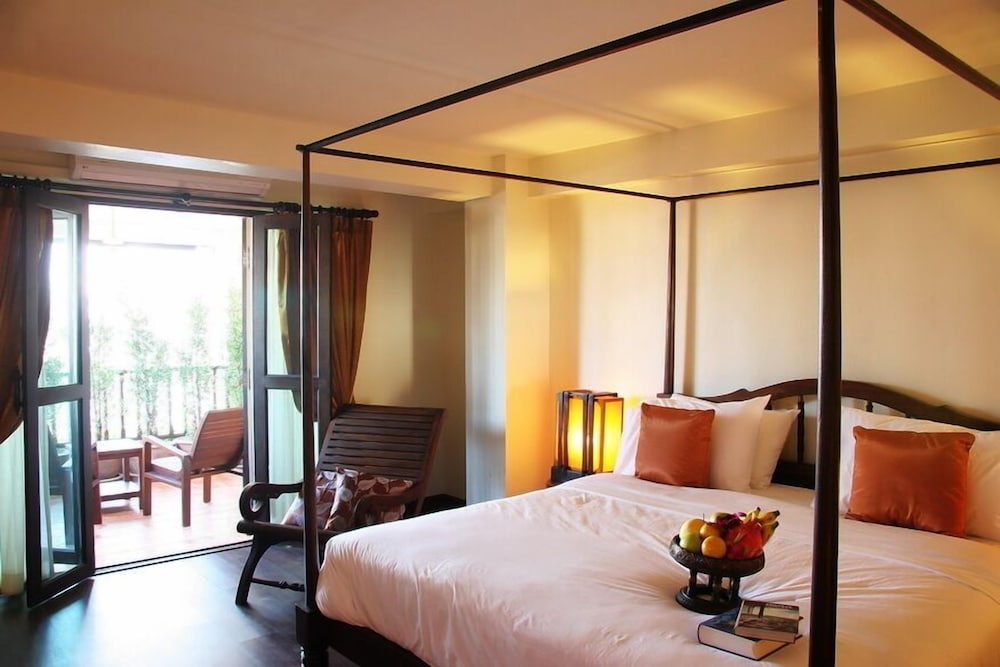 Anoma Boutique House 6/24