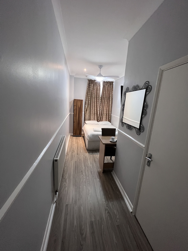 The Commongate Hotel 33/48