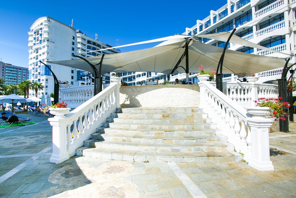 Chaika Beach Resort 37/50