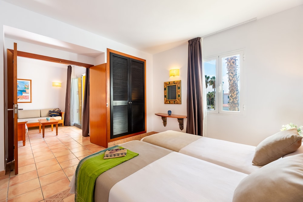 One Bedroom Apartment