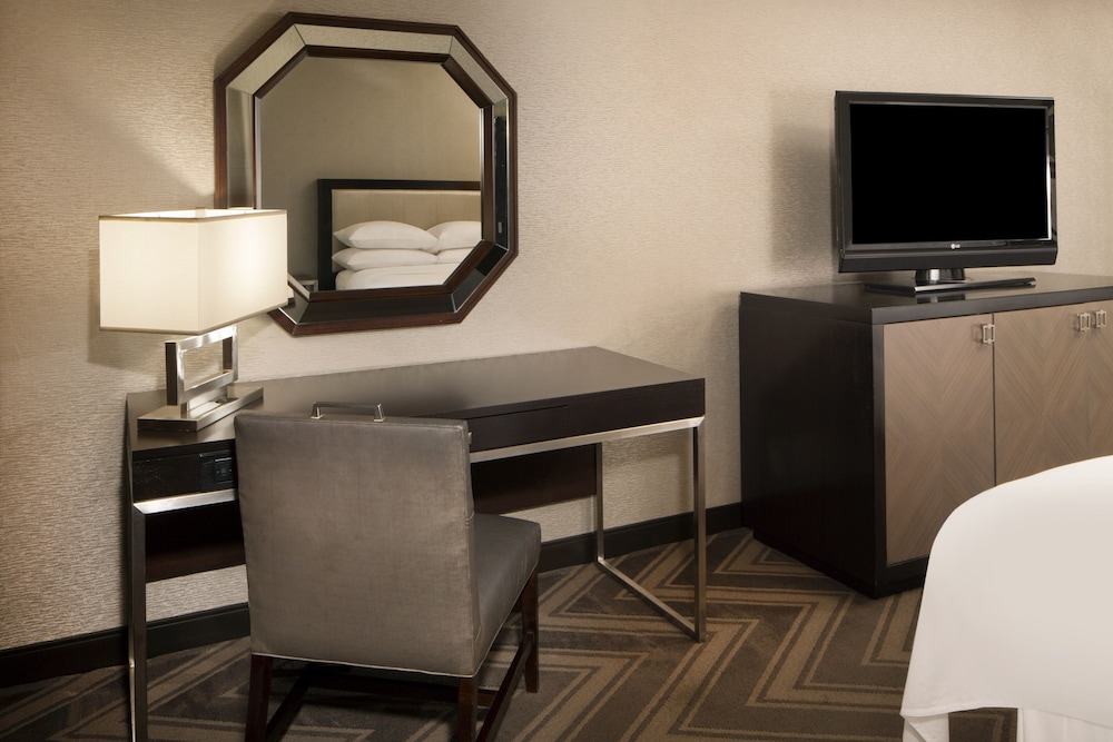 Sheraton Bucks County Hotel 53/61