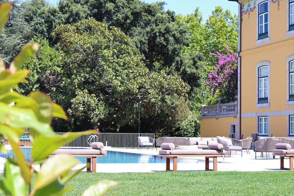 Boeira Garden Hotel Porto Gaia, Curio Collection by Hilton 5/64