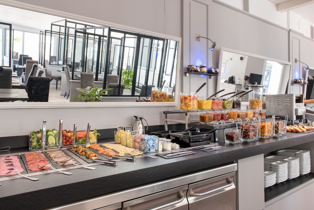 HOTEL RESTAURANT & SPA(FORMERLY PLAISIR PLAISIR) 24/50