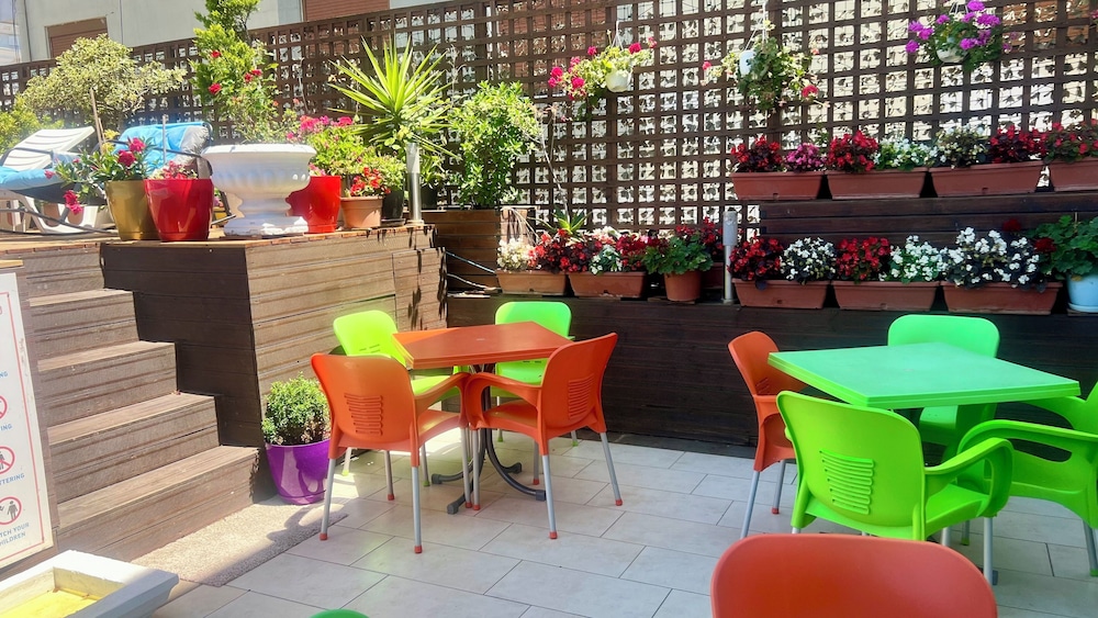 Sunrise Hotel Cameria 30/50