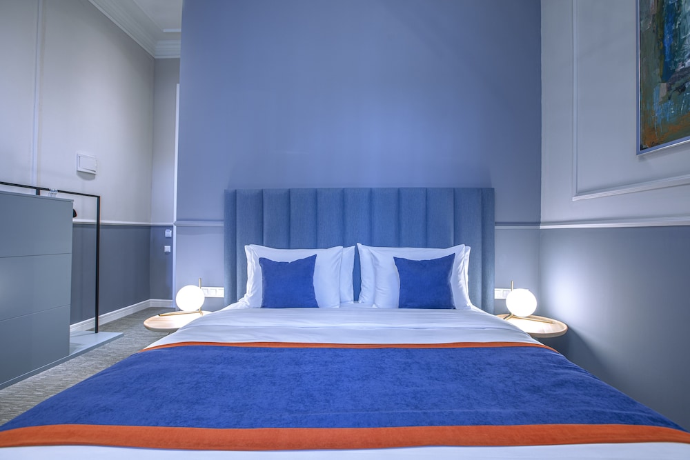 Heritage Hotel and Suites 5/39