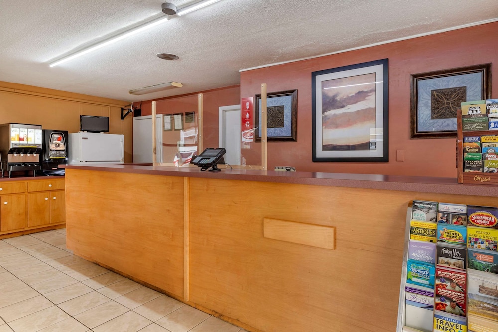 Econo Lodge Charlottesville North - University Area 5/23