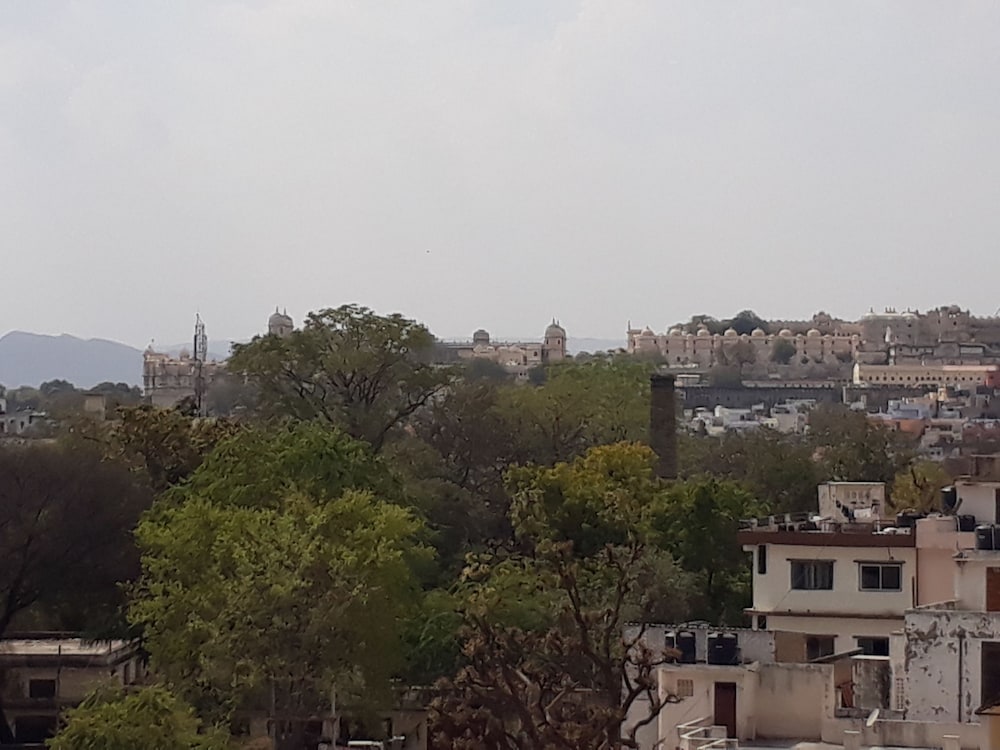 HOTEL PADMINI PALACE 53/56