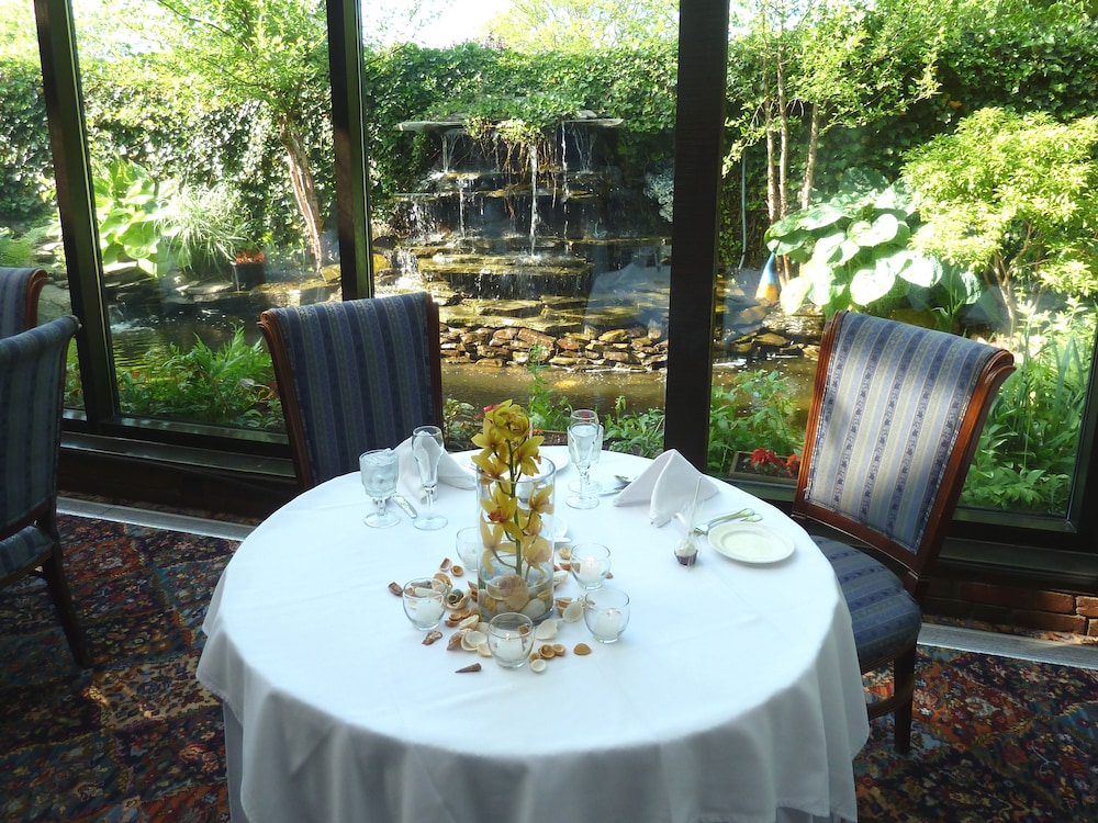 Danl Webster Inn Spa 49/63