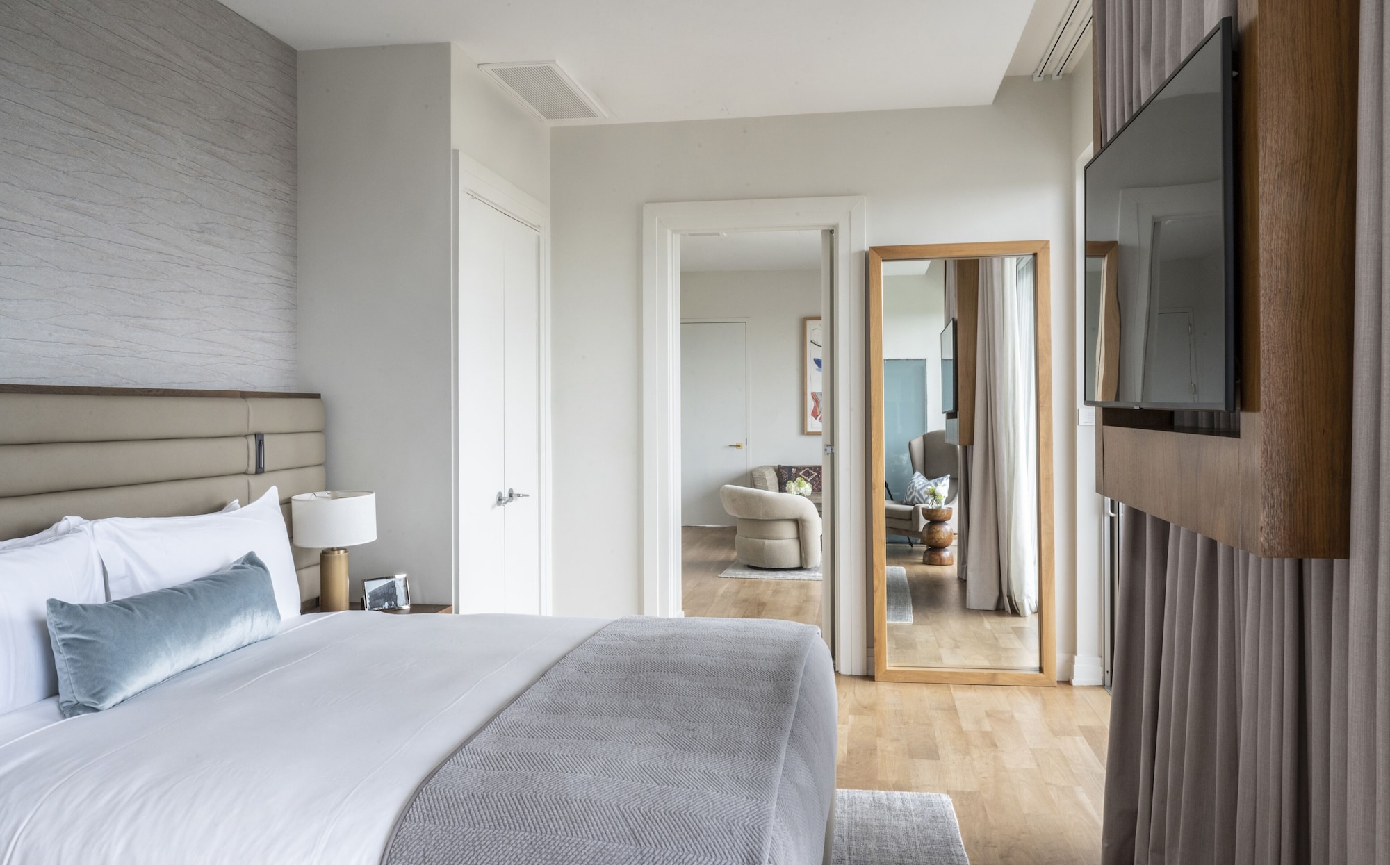 SIGNATURE, SUITE, TERRACE