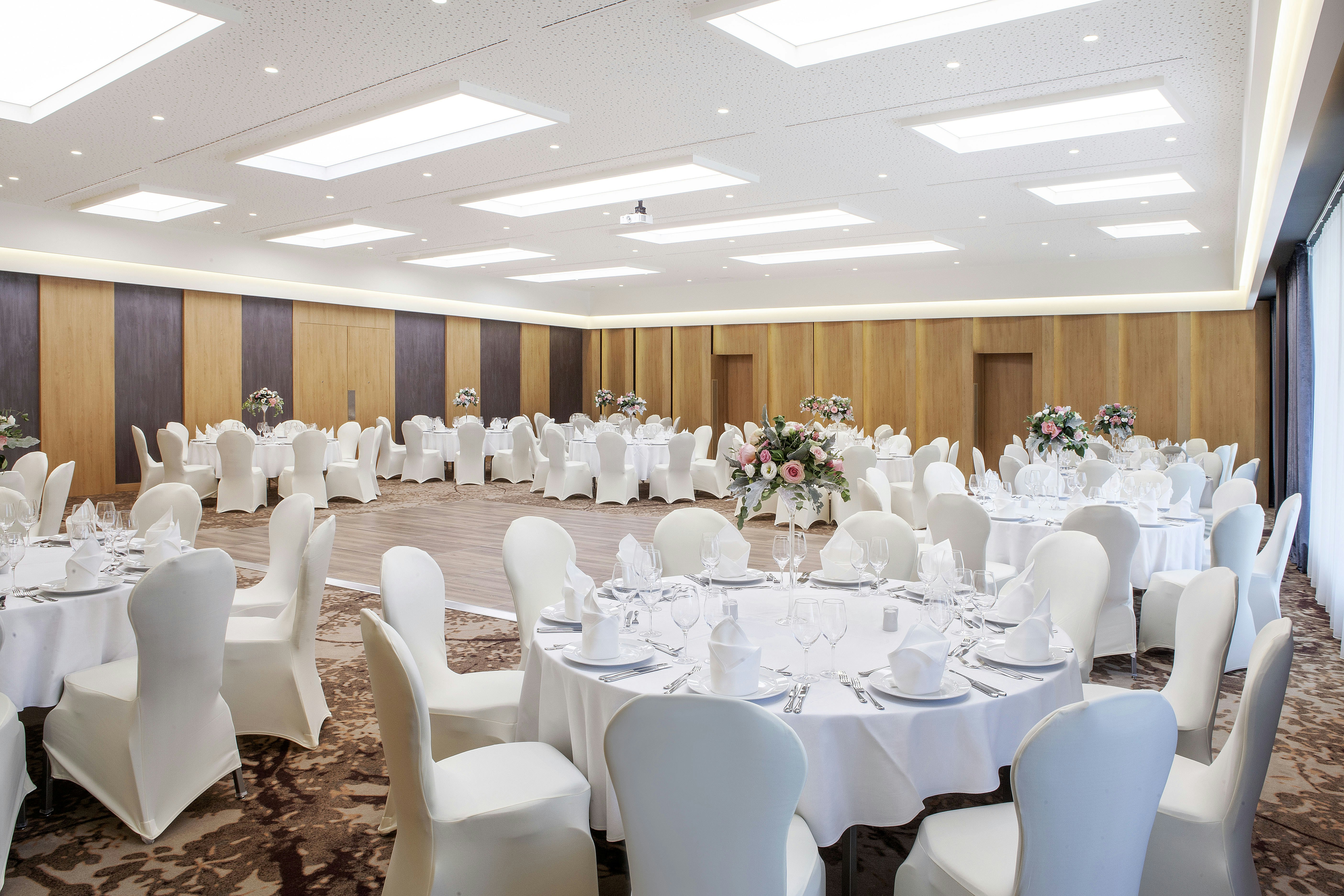 Hilton Garden Inn Tirana 77/81