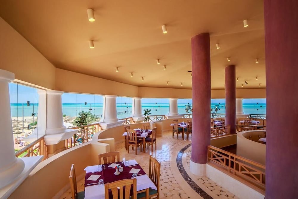 Royal Beach Serviced Apartments 73/75