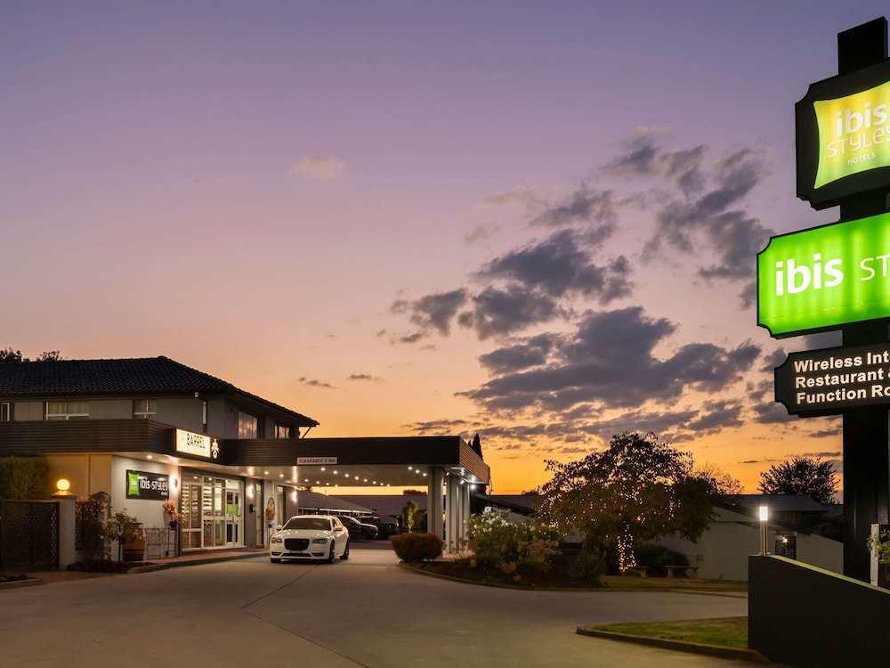 ibis Styles Orange 4/55