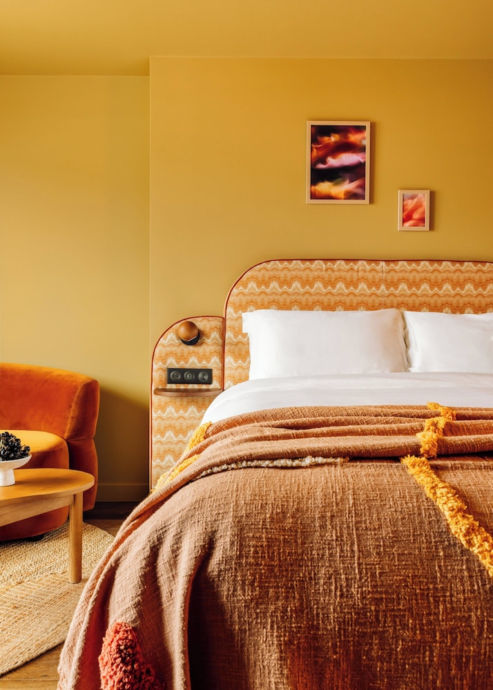 Deluxe, Studio, Double Bed