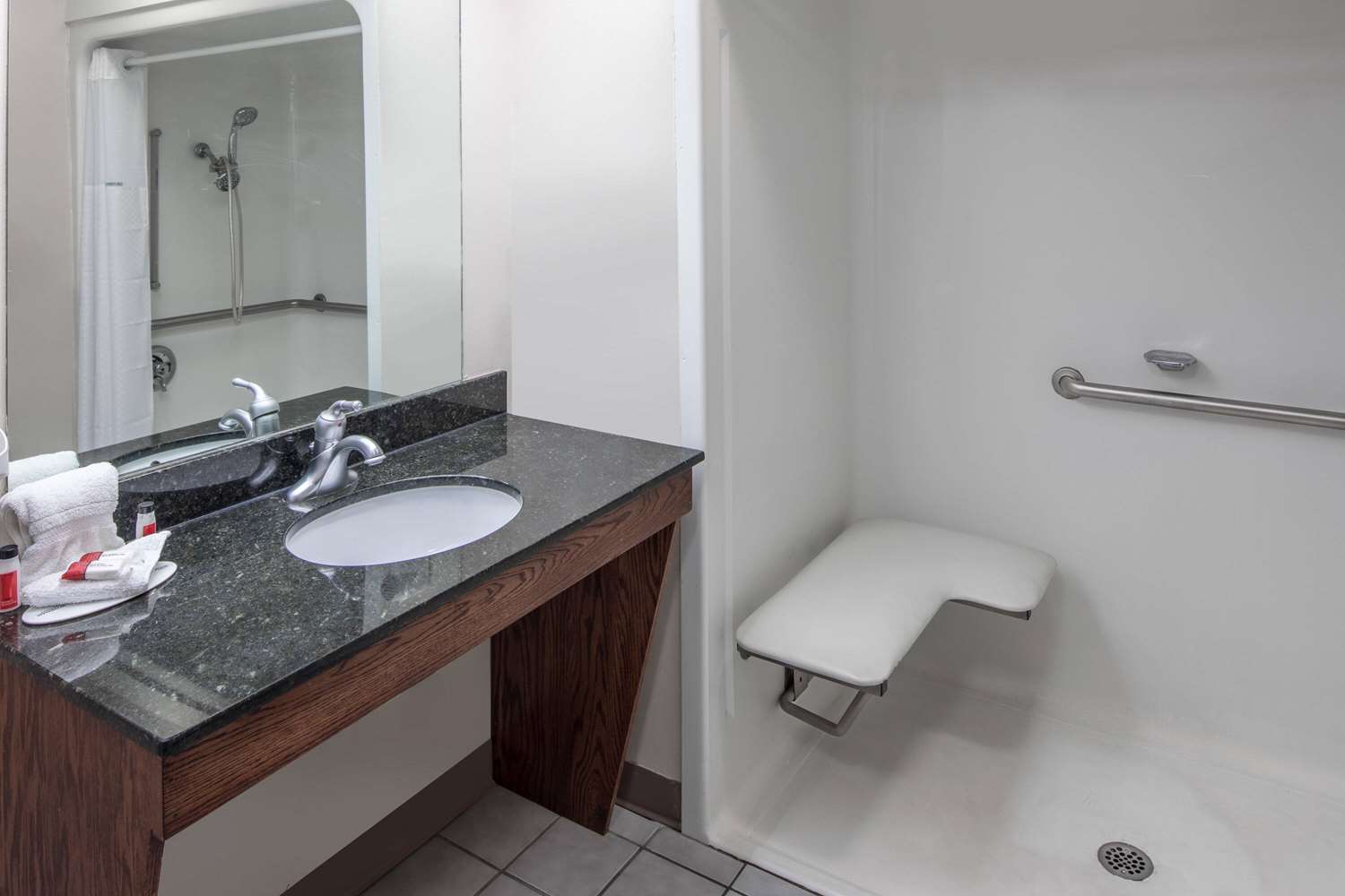 Baymont By Wyndham Cleveland 22/22