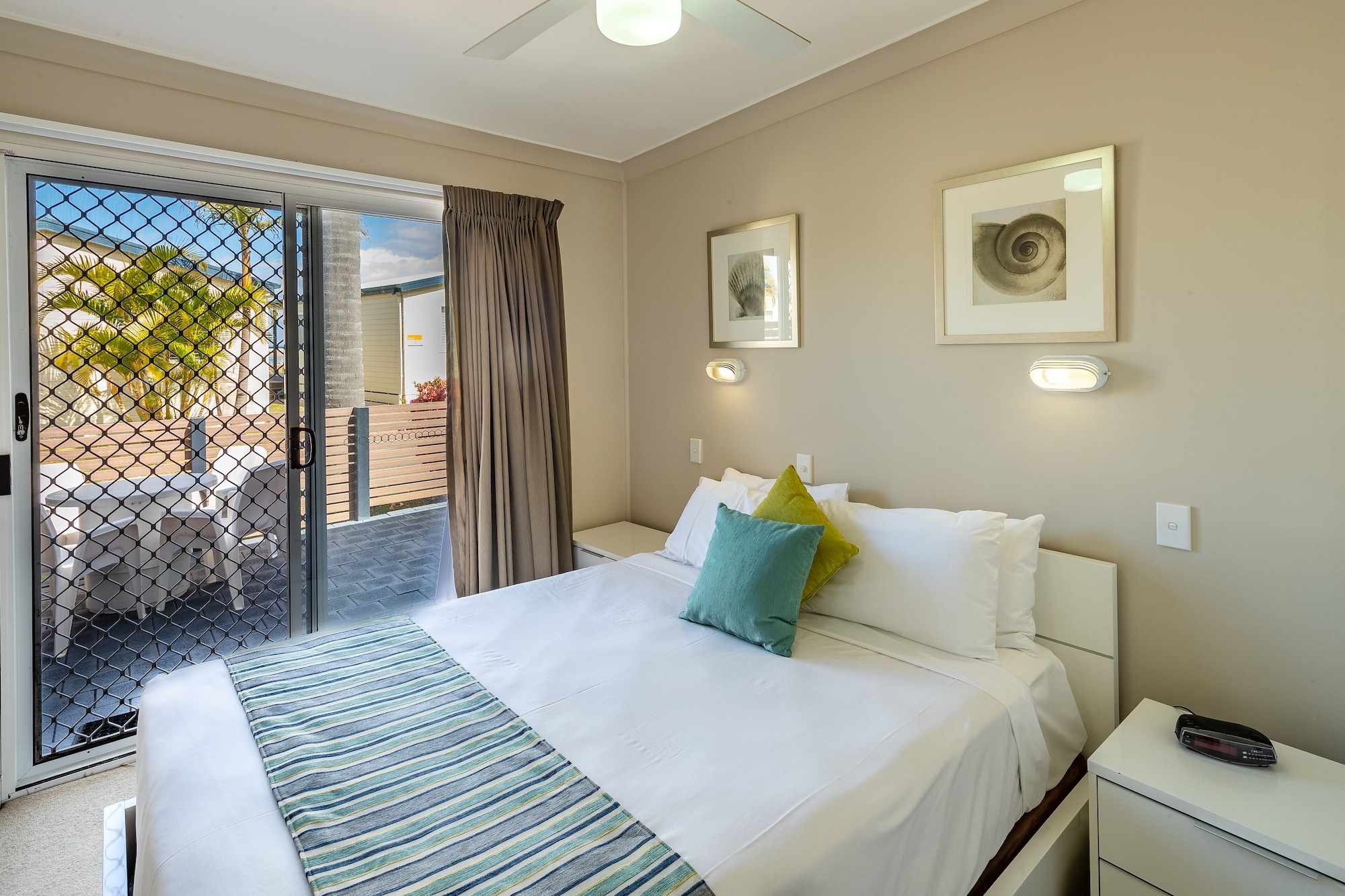 2 Bedrooms, Standard, 1 Double and 4 Single Beds
