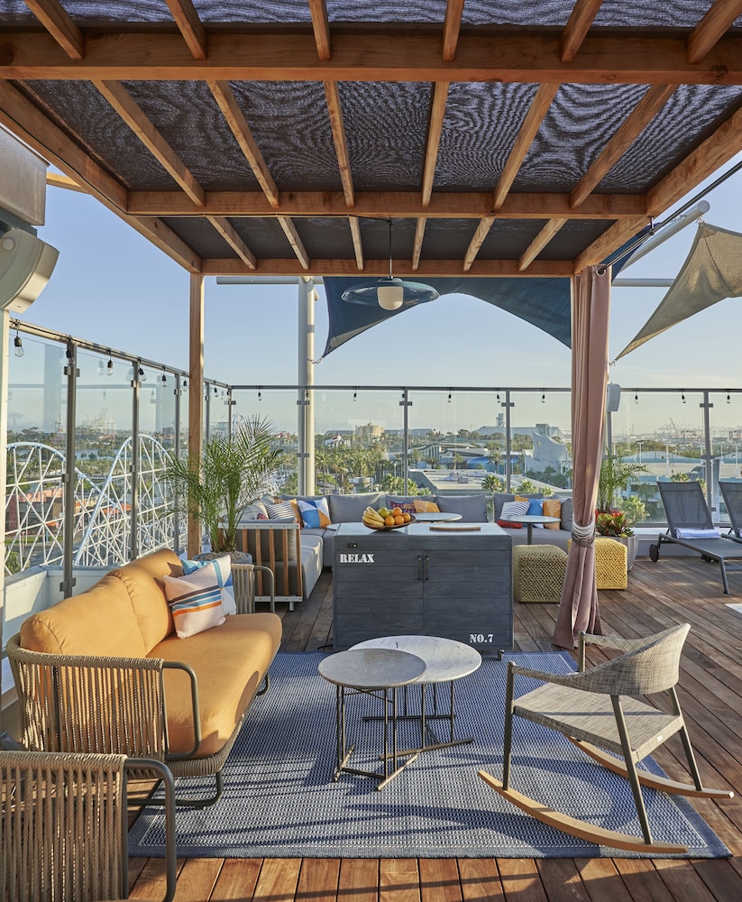 Hyatt Centric the Pike Long Beach 41/59