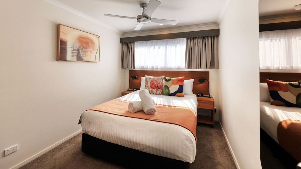 2 Bedrooms, Villa, Queen and Twin Beds