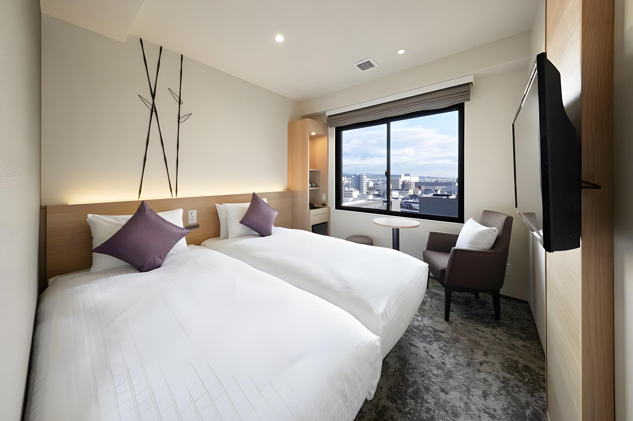 Smart, Hollywood, Standard, Twin Beds