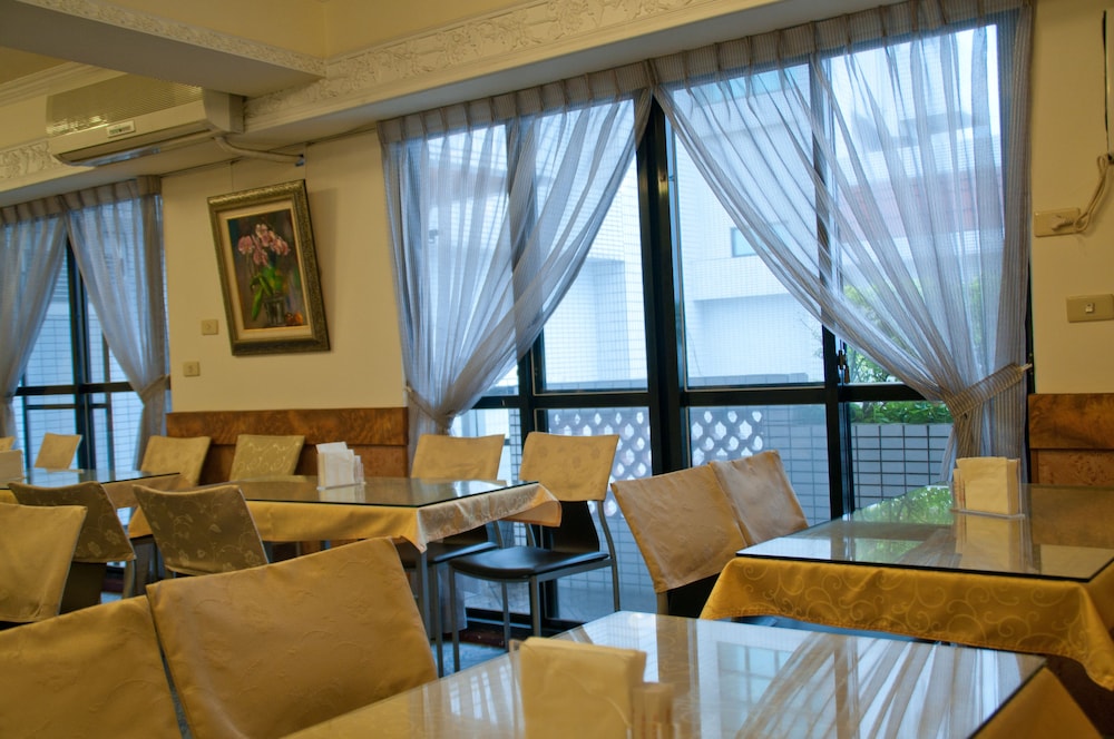 Hua Tong Hotel 37/54
