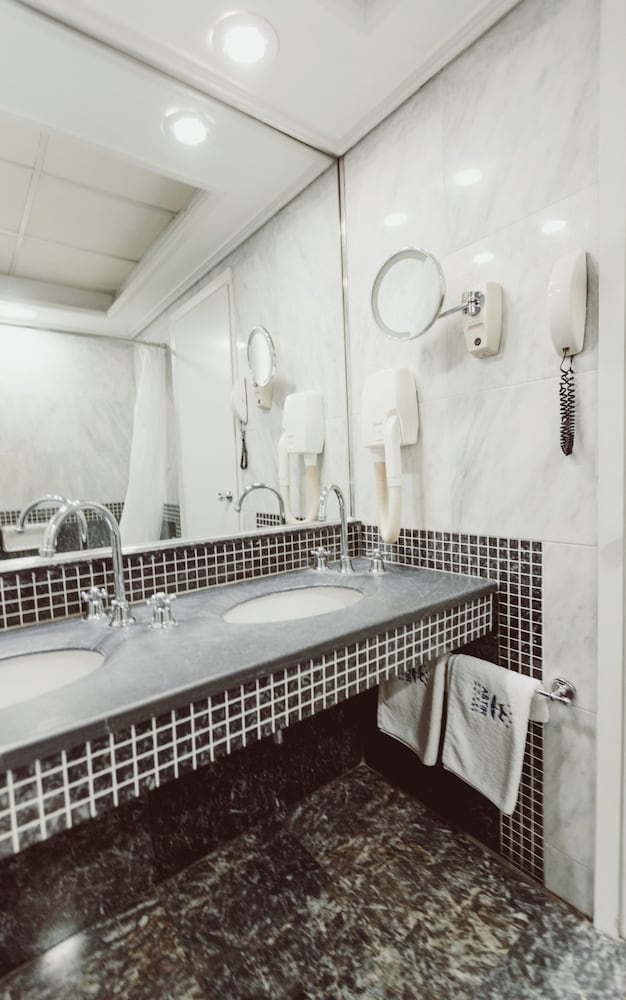 Mercure Patras Astir 69/69