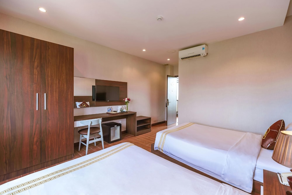 DELUXE, TWIN BEDS