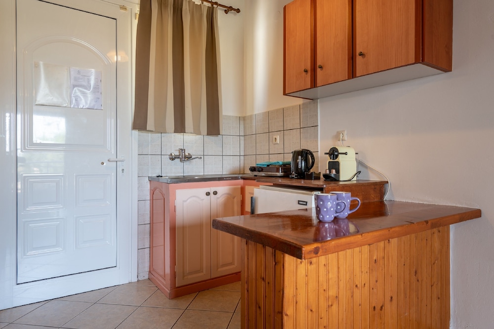 Ionian Aura Apartments 4/50